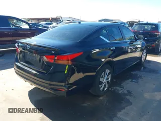 2020 Nissan Altima 2.5 S with VIN 1N4BL4BV2LC209412, listed as a IAAI auction lot 40852991 with 68,656 mi miles. Bid and sale history available at carsss.com. Image 4.