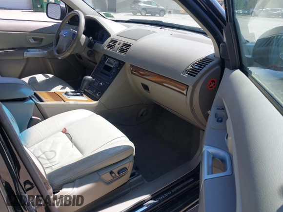 2006 Volvo XC90 2.5L Turbo with VIN YV4CY592361303569, listed as a IAAI auction lot 42149578 with 107,911 mi miles. Bid and sale history available at carsss.com. Image 5.