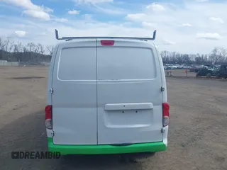 2016 Nissan NV200 S z VIN 3N6CM0KN3GK695049, wystawiony jako IAAI lot #41785058 z przebiegiem 153 389 mil mil oraz . Historia ofert i sprzedaży dostępna na DreamBid. Obrazek 17.