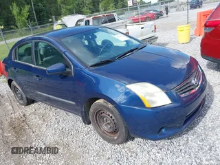 2010 Nissan Sentra S z VIN 3N1AB6AP9AL612993, wystawiony jako IAAI lot #42509359 z przebiegiem 175 147 mil mil oraz . Historia ofert i sprzedaży dostępna na DreamBid. Obrazek 1.