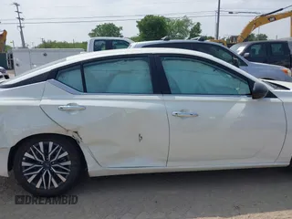 2025 Nissan Altima SV z VIN 1N4BL4DVXSN378609, wystawiony jako IAAI lot #42318744 z przebiegiem 4 751 mil mil oraz . Historia ofert i sprzedaży dostępna na DreamBid. Obrazek 13.