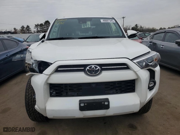 2024 Toyota 4Runner SR5 Premium with VIN JTENU5JR7R6288805, listed as a Copart auction lot 46687345 with 9,407 mi miles and Salvage Title. Bid and sale history available at carsss.com. Image 5.
