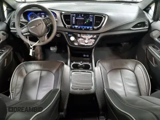 2025 Chrysler Pacifica Limited z VIN 2C4RC1GG3SR550826, wystawiony jako Copart lot #58486895 z przebiegiem 4 735 mil mil oraz Czysty tytuł • Clean title. Historia ofert i sprzedaży dostępna na DreamBid. Obrazek 8.
