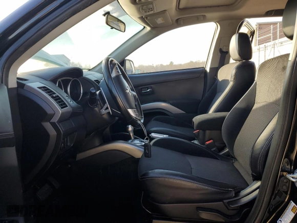 2011 Mitsubishi Outlander SE z VIN JA4JT3AW1BU037922, wystawiony jako Copart lot #48777005 z przebiegiem Nie podano mil oraz Czysty tytuł • Clean title. Historia ofert i sprzedaży dostępna na DreamBid. Obrazek 7.