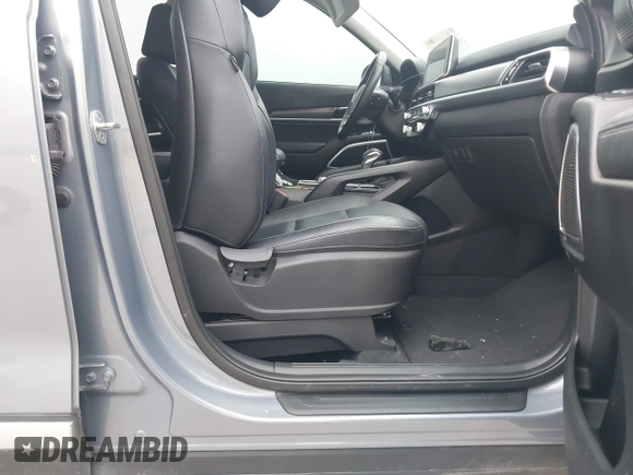2022 Kia Telluride LX z VIN 5XYP2DHC5NG209265, wystawiony jako IAAI lot #42376957 z przebiegiem 51 615 mil mil oraz . Historia ofert i sprzedaży dostępna na DreamBid. Obrazek 5.