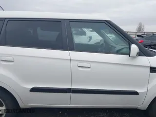 2010 Kia Soul + with VIN KNDJT2A29A7140838, listed as a IAAI auction lot 41012536 with 146,559 mi miles. Bid and sale history available at carsss.com. Image 13.