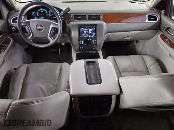 2007 GMC Yukon SLT z VIN 1GKFC13017J105965, wystawiony jako Copart lot #52262355 z przebiegiem 203 048 mil mil oraz Czysty tytuł • Clean title. Historia ofert i sprzedaży dostępna na DreamBid. Obrazek 8.