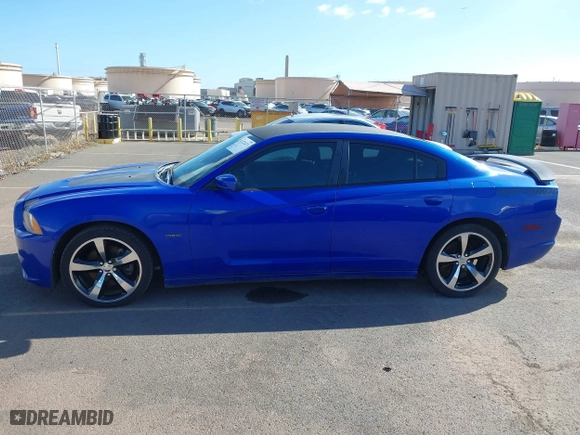 2013 Dodge Charger RT Max with VIN 2C3CDXCT6DH715161, listed as a IAAI auction lot 41722473 with 121,077 mi miles. Bid and sale history available at carsss.com. Image 14.