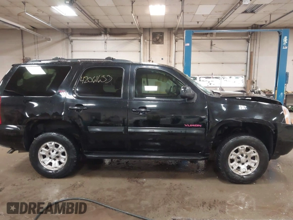 2007 GMC Yukon SLT with VIN 1GKFK13057R417047, listed as a IAAI auction lot 42061633 with 183,130 mi miles and . Bid and sale history available at DreamBid. Image 14.