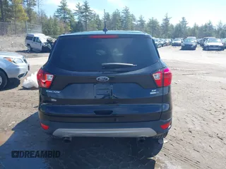 2019 Ford Escape SE z VIN 1FMCU9GD9KUA66049, wystawiony jako IAAI lot #41901054 z przebiegiem 35 545 mil mil oraz . Historia ofert i sprzedaży dostępna na DreamBid. Obrazek 16.