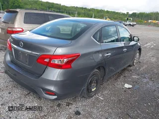 2019 Nissan Sentra S z VIN 3N1AB7AP0KY458040, wystawiony jako IAAI lot #42233788 z przebiegiem 110 419 mil mil oraz . Historia ofert i sprzedaży dostępna na DreamBid. Obrazek 4.