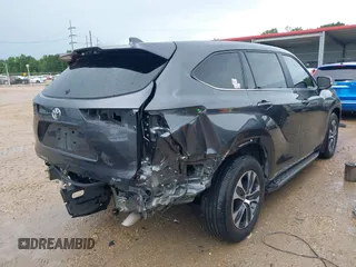 2023 Toyota Highlander L with VIN 5TDKDRAH8PS513610, listed as a IAAI auction lot 42474619 with 39,995 mi miles and . Bid and sale history available at DreamBid. Image 4.