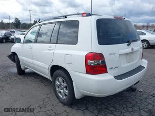 2006 Toyota Highlander w/3rd Row with VIN JTEEP21A560149531, listed as a IAAI auction lot 41812138 with 178,140 mi miles. Bid and sale history available at carsss.com. Image 3.