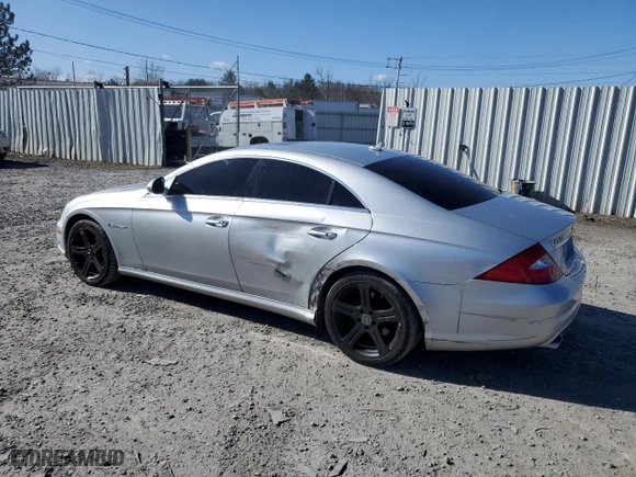 2008 Mercedes-Benz CLS-Class 5.5L with VIN WDDDJ72X98A136138, listed as a Copart auction lot 50727825 with 142,641 mi miles and Salvage Title. Bid and sale history available at carsss.com. Image 2.