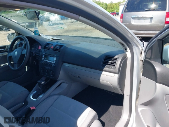 2009 Volkswagen Rabbit S z VIN WVWDA71K49W084907, wystawiony jako IAAI lot #42198880 z przebiegiem 160 293 mil mil oraz . Historia ofert i sprzedaży dostępna na DreamBid. Obrazek 5.
