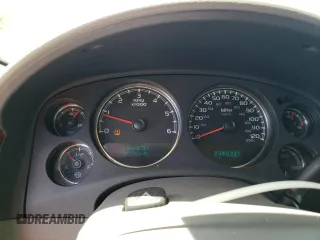 2007 Chevrolet Avalanche LT w/1LT with VIN 3GNEK12347G100855, listed as a Copart auction lot 64149924 with 203,929 mi miles and Salvage Title. Bid and sale history available at carsss.com. Image 9.