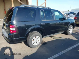 2010 Ford Explorer XLT with VIN 1FMEU7DE9AUB07613, listed as a IAAI auction lot 42146491 with 125,414 mi miles. Bid and sale history available at carsss.com. Image 4.