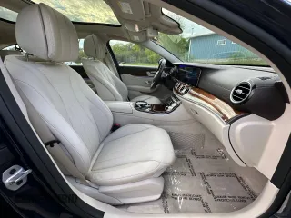 2019 Mercedes-Benz E 450 with VIN WDDZH6JB9KA591631, listed as a Copart auction lot 56421825 with 158,139 mi miles and Clean Title. Bid and sale history available at DreamBid. Image 5.