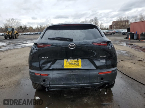 2025 Mazda CX-30 S Carbon Edition z VIN 3MVDMBCM9SM802108, wystawiony jako Copart lot #51937335 z przebiegiem 1 960 mil mil oraz Szkoda całkowita • Salvage title. Historia ofert i sprzedaży dostępna na DreamBid. Obrazek 6.