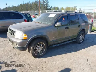 2004 Ford Explorer XLT with VIN 1FMDU73K84ZA70032, listed as a IAAI auction lot 41990961 with 205,084 mi miles. Bid and sale history available at carsss.com. Image 2.