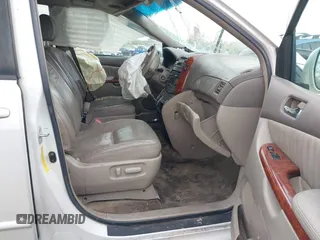 2005 Toyota Sienna XLE z VIN 5TDZA22C15S290471, wystawiony jako IAAI lot #42028879 z przebiegiem 298 992 mil mil oraz . Historia ofert i sprzedaży dostępna na DreamBid. Obrazek 5.