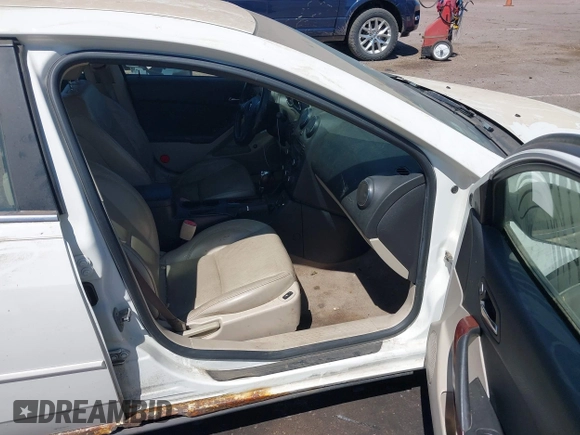 2007 Pontiac G6 GT with VIN 1G2ZH58NX74117539, listed as a IAAI auction lot 42632932 with 297,453 mi miles and . Bid and sale history available at DreamBid. Image 5.