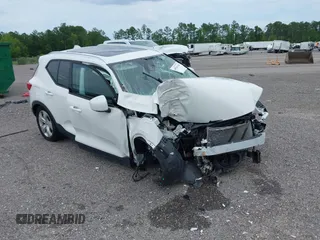 2019 Volvo XC40 Momentum z VIN YV4AC2HK7K2107905, wystawiony jako IAAI lot #40556146 z przebiegiem Nie podano mil oraz . Historia ofert i sprzedaży dostępna na DreamBid. Obrazek 1.