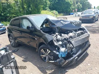 2023 Mitsubishi Outlander ES z VIN JA4ARUAU2PU008729, wystawiony jako IAAI lot #39558734 z przebiegiem 7466 mil mil oraz . Historia ofert i sprzedaży dostępna na DreamBid. Obrazek 1.