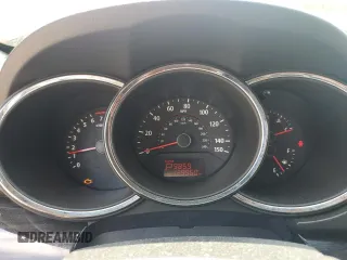 2011 Kia Sorento LX z VIN 5XYKTCA10BG030427, wystawiony jako Copart lot #60969435 z przebiegiem 129 960 mil mil oraz Czysty tytuł • Clean title. Historia ofert i sprzedaży dostępna na DreamBid. Obrazek 9.