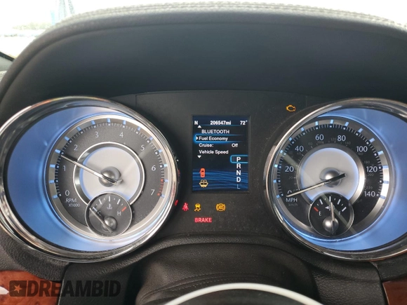 2014 Chrysler 300 z VIN 2C3CCAAG6EH335857, wystawiony jako Copart lot #58770385 z przebiegiem 206 547 mil mil oraz Szkoda całkowita • Salvage title. Historia ofert i sprzedaży dostępna na DreamBid. Obrazek 9.