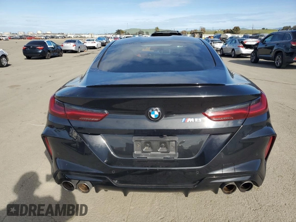 2020 BMW M8 z VIN WBSAE0C00LCD49661, wystawiony jako Copart lot #49926535 z przebiegiem 33 098 mil mil oraz Szkoda całkowita • Salvage title. Historia ofert i sprzedaży dostępna na DreamBid. Obrazek 6.