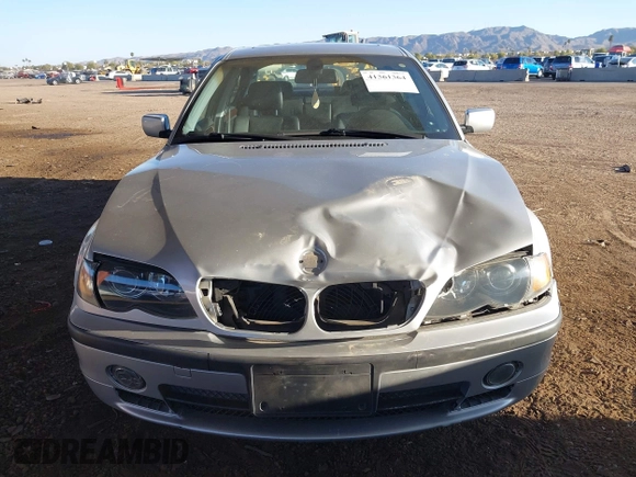 2005 BMW 3 Series 330i with VIN WBAEV53475KM43130, listed as a IAAI auction lot 41361364 with 152,382 mi miles. Bid and sale history available at carsss.com. Image 12.