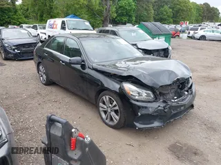 2016 Mercedes-Benz E 350 Luxury z VIN WDDHF8JB9GB228311, wystawiony jako IAAI lot #42278667 z przebiegiem 77 095 mil mil oraz . Historia ofert i sprzedaży dostępna na DreamBid. Obrazek 1.