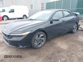 2025 Hyundai Elantra Limited z VIN KMHLN4DJ1SU124424, wystawiony jako IAAI lot #42013638 z przebiegiem 2 713 mil mil oraz . Historia ofert i sprzedaży dostępna na DreamBid. Obrazek 17.