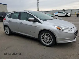 2015 Ford Focus Electric с VIN 1FADP3R4XFL317737, выставлен на аукционе Copart как лот 84839504 с пробегом 71 692 миль миль и Чистый • Clean title. История ставок и продаж доступна на DreamBid. Изображение 4.