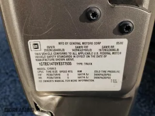 2000 GMC New Sierra 1500 SLE with VIN 1GTEC14T0YE377935, listed as a Copart auction lot 74091684 with 255,760 mi miles and Salvage Title. Bid and sale history available at carsss.com. Image 12.
