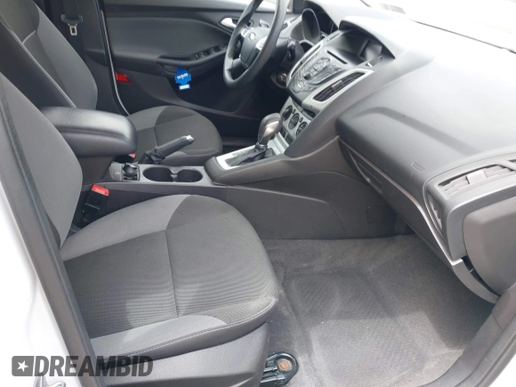 2014 Ford Focus SE with VIN 1FADP3K28EL291260, listed as a IAAI auction lot 42029753 with 98,686 mi miles. Bid and sale history available at carsss.com. Image 5.