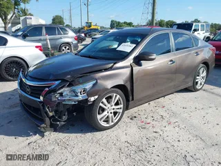 2013 Nissan Altima 3.5 SL with VIN 1N4BL3APXDN433871, listed as a IAAI auction lot 42039383 with 161,200 mi miles. Bid and sale history available at carsss.com. Image 2.