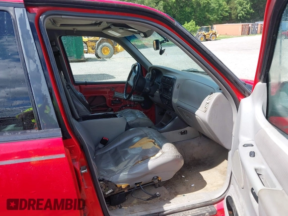 1998 Ford Explorer XL z VIN 1FMZU34X8WUB36426, wystawiony jako IAAI lot #42355583 z przebiegiem 362 947 mil mil oraz . Historia ofert i sprzedaży dostępna na DreamBid. Obrazek 5.