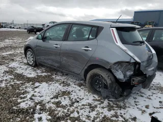 2015 Nissan LEAF SV with VIN 1N4AZ0CP5FC332953, listed as a Copart auction lot 39087903 with 61,605 mi miles. Bid and sale history available at carsss.com. Image 2.