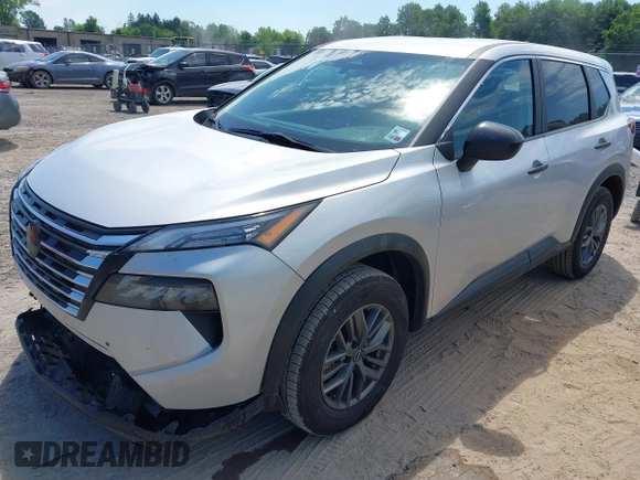 2024 Nissan Rogue S with VIN 5N1BT3AA8RC711137, listed as a IAAI auction lot 42592925 with 32,641 mi miles and . Bid and sale history available at DreamBid. Image 18.