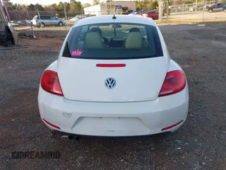 2013 Volkswagen Beetle Fender Edition с VIN 3VWJP7AT2DM614534, выставлен на аукционе IAAI как лот 41919625 с пробегом 86 362 миль миль и . История ставок и продаж доступна на DreamBid. Изображение 16.