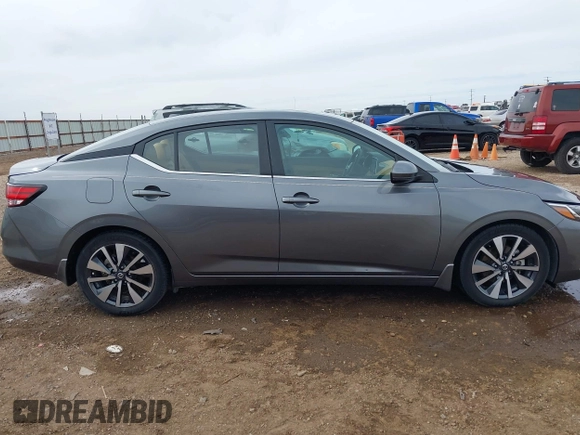 2020 Nissan Sentra SV with VIN 3N1AB8CV6LY216243, listed as a IAAI auction lot 41590560 with 33,071 mi miles. Bid and sale history available at carsss.com. Image 14.