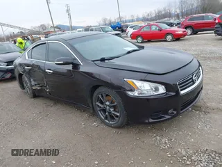 2014 Nissan Maxima SV z VIN 1N4AA5AP2EC456040, wystawiony jako IAAI lot #41617295 z przebiegiem 220 033 mil mil oraz . Historia ofert i sprzedaży dostępna na DreamBid. Obrazek 1.
