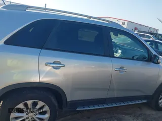 2015 Kia Sorento EX with VIN 5XYKUDA74FG562759, listed as a IAAI auction lot 42838149 with 180,571 mi miles and . Bid and sale history available at DreamBid. Image 13.