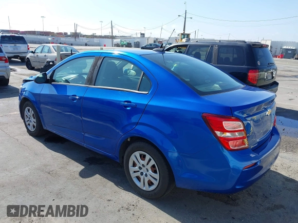2019 Chevrolet Sonic LS z VIN 1G1JB5SBXK4135968, wystawiony jako IAAI lot #42333837 z przebiegiem 62 427 mil mil oraz . Historia ofert i sprzedaży dostępna na DreamBid. Obrazek 3.
