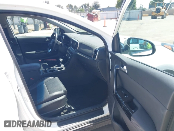 2021 Kia Sportage EX with VIN KNDPNCAC3M7886337, listed as a IAAI auction lot 42257589 with 45,216 mi miles and . Bid and sale history available at DreamBid. Image 5.