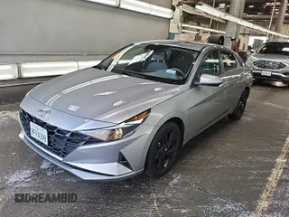 2023 Hyundai Elantra SEL z VIN 5NPLM4AG7PH106026, wystawiony jako IAAI lot #42845202 z przebiegiem 42 871 mil mil oraz . Historia ofert i sprzedaży dostępna na DreamBid. Obrazek 1.
