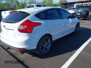 2014 Ford Focus SE with VIN 1FADP3K24EL314209, listed as a IAAI auction lot 42026038 with 167,297 mi miles. Bid and sale history available at carsss.com. Image 4.