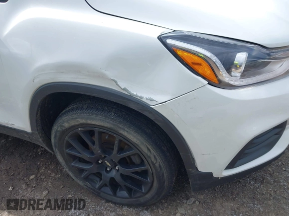 2022 Chevrolet Trax LT with VIN KL7CJPSMXNB526129, listed as a IAAI auction lot 42052390 with 20,973 mi miles and . Bid and sale history available at DreamBid. Image 6.